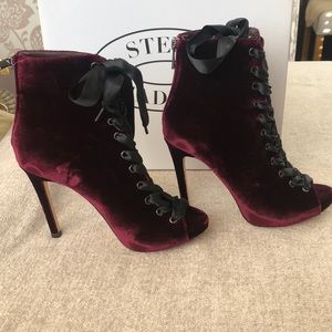 Steve Madden BURGUNDY COLOR VELVET WITH BLACK SATIN RIBBON LACES